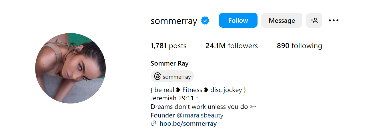 Sommer Ray Social Media Influencer Profile Image Sommer Ray social media influencer portrait