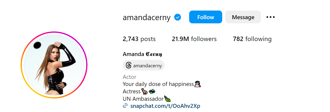 Amanda Cerny Social Media Influencer Profile Image Amanda Cerny social media influencer portrait